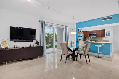 19900 E Country Club Dr #212, Aventura, FL 33180 - Photo 2