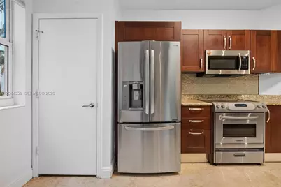 19900 E Country Club Dr #212, Aventura, FL 33180 - Photo 10