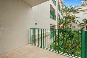 19900 E Country Club Dr, Aventura, FL 33180 - Photo 12