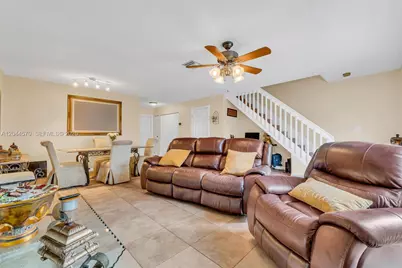 10857 NW 8th St, Pembroke Pines, FL 33026 - Photo 16