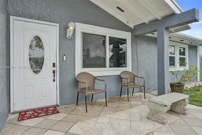 7812 SW 7th Pl, North Lauderdale, FL 33068 - Photo 2