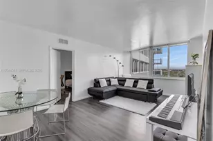 7441 Wayne Ave, Miami Beach, FL 33141 - Photo 10
