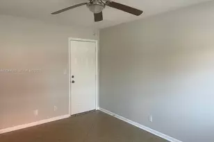 660 Tennis Club Dr, Fort Lauderdale, FL 33311 - Photo 16