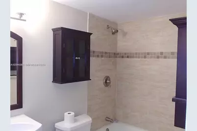 660 Tennis Club Dr #101, Fort Lauderdale, FL 33311 - Photo 4