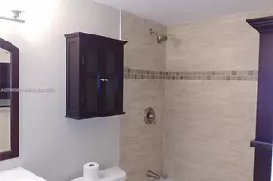 660 Tennis Club Dr, Fort Lauderdale, FL 33311 - Photo 4