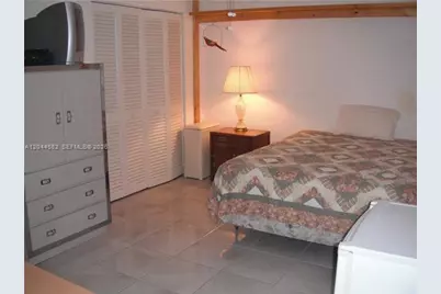 660 Tennis Club Dr #101, Fort Lauderdale, FL 33311 - Photo 14