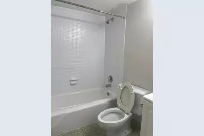 660 Tennis Club Dr #101, Fort Lauderdale, FL 33311 - Photo 24