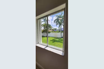 16507 NW 91st Ave, Miami Lakes, FL 33018 - Photo 18