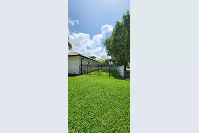 16507 NW 91st Ave, Miami Lakes, FL 33018 - Photo 32
