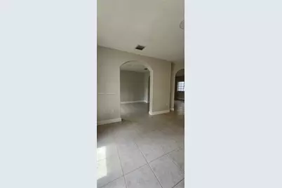 16507 NW 91st Ave, Miami Lakes, FL 33018 - Photo 6
