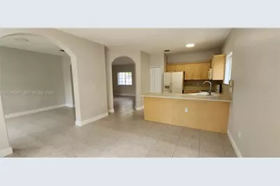 16507 NW 91st Ave, Miami Lakes, FL 33018 - Photo 4