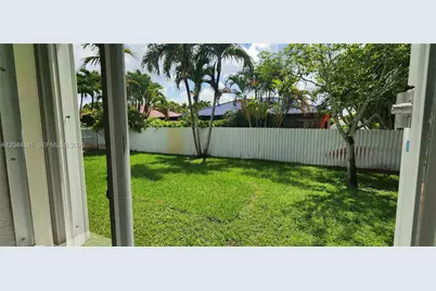 16507 NW 91st Ave, Miami Lakes, FL 33018 - Photo 20