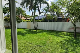 16507 NW 91st Ave, Miami Lakes, FL 33018 - Photo 20