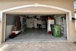 2335 SE 4th Pl, Homestead, FL 33033 - Photo 2