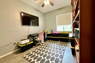 2335 SE 4th Pl, Homestead, FL 33033 - Photo 18