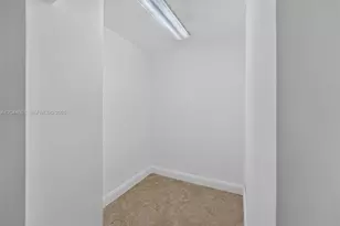 5001 Collins Ave, Miami Beach, FL 33140 - Photo 12
