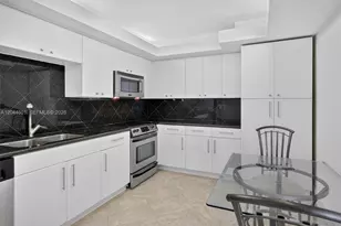 5001 Collins Ave, Miami Beach, FL 33140 - Photo 4