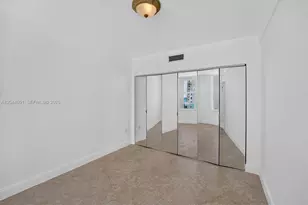 5001 Collins Ave, Miami Beach, FL 33140 - Photo 14
