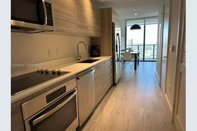 121 NE 34th St #1915, Miami, FL 33137 - Photo 8