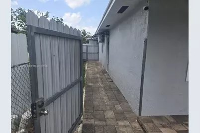 735 Sultan Ave #1, Opa-Locka, FL 33054 - Photo 2