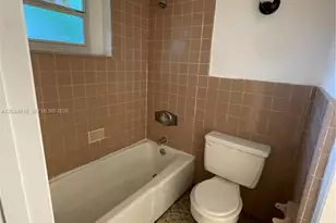7841 Dunham Blvd, Miami, FL 33138 - Photo 10