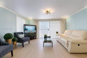 635 NW 97th Pl, Miami, FL 33172 - Photo 8