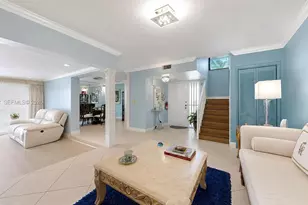 635 NW 97th Pl, Miami, FL 33172 - Photo 4