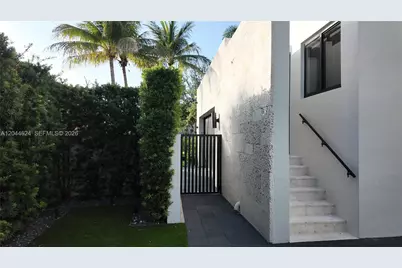 570 S Shore Dr, Miami Beach, FL 33141 - Photo 10
