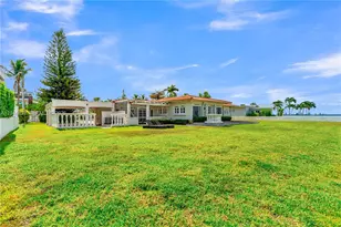 7500 W Treasure Dr, North Bay Village, FL 33141 - Photo 40