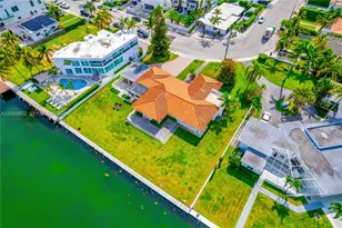 7500 W Treasure Dr, North Bay Village, FL 33141 - Photo 44