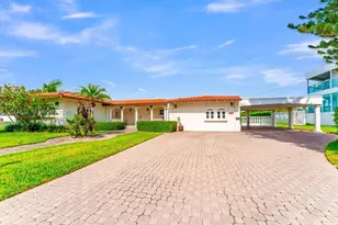 7500 W Treasure Dr, North Bay Village, FL 33141 - Photo 42