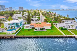 7500 W Treasure Dr, North Bay Village, FL 33141 - Photo 4