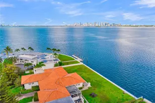 7500 W Treasure Dr, North Bay Village, FL 33141 - Photo 60
