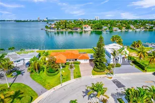 7500 W Treasure Dr, North Bay Village, FL 33141 - Photo 56
