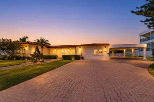 7500 W Treasure Dr, North Bay Village, FL 33141 - Photo 6