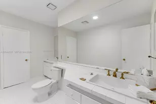 7500 W Treasure Dr, North Bay Village, FL 33141 - Photo 18