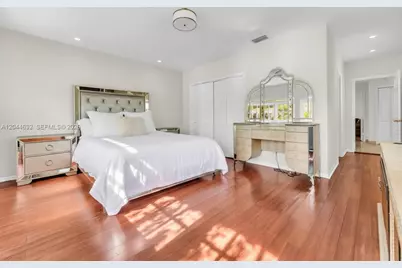 7500 W Treasure Dr, North Bay Village, FL 33141 - Photo 14