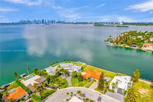 7500 W Treasure Dr, North Bay Village, FL 33141 - Photo 4