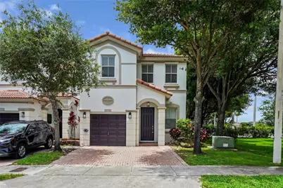 10709 NW 81st Ln, Doral, FL 33178 - Photo 1