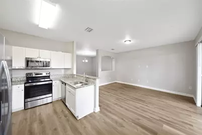 10709 NW 81st Ln, Doral, FL 33178 - Photo 12