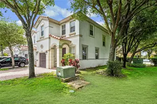 10709 NW 81st Ln, Doral, FL 33178 - Photo 2