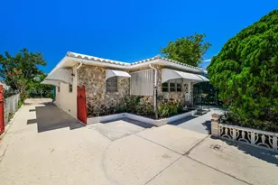 1826 McKinley St, Hollywood, FL 33020 - Photo 2