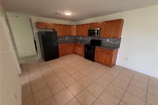 10530 SW 183rd St, Miami, FL 33157 - Photo 4
