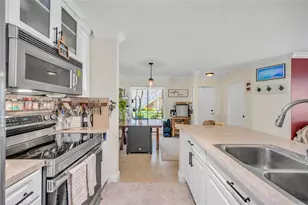 10610 SW 158th Ct, Miami, FL 33196 - Photo 10