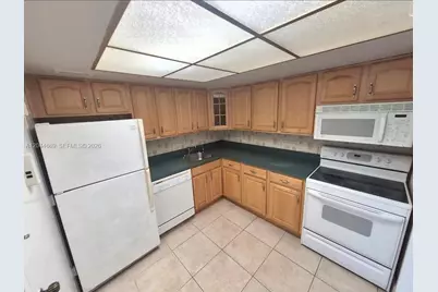 3180 S Ocean Dr #621, Hallandale Beach, FL 33009 - Photo 2