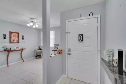 7250 Fairfax Dr #302, Tamarac, FL 33321 - Photo 10