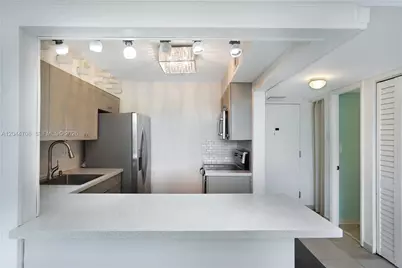 6900 Bay Dr #3H, Miami Beach, FL 33141 - Photo 2