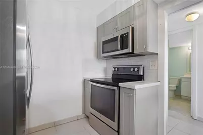 6900 Bay Dr #3H, Miami Beach, FL 33141 - Photo 8