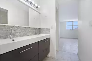 6900 Bay Dr, Miami Beach, FL 33141 - Photo 16