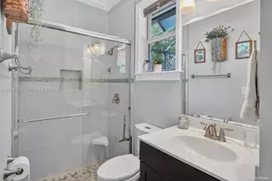 2135 NW 14th Terrace, Homestead, FL 33030 - Photo 18